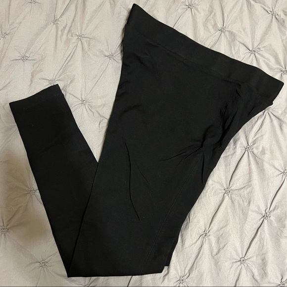 Vince Camuto Pants - Worn once Vince Camuto skinny dress pants size XS color black.